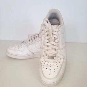 NIKE AIR FORCE 1 Size 8.5 White Men's Sneakers Athletic Sport Casual